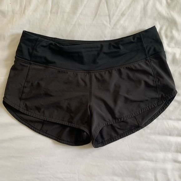 lululemon athletica Pants - Lululemon size 4 speed up short 2.5”